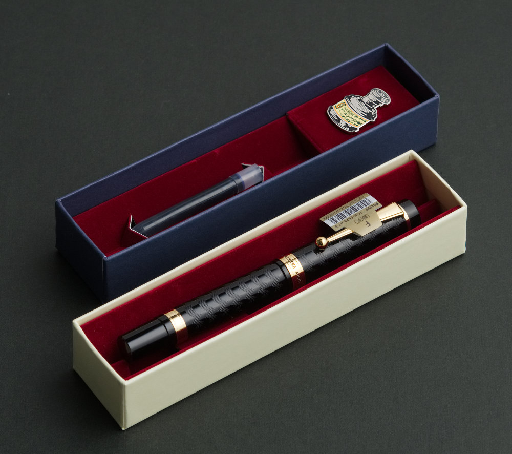 Maruzen's 150th anniversary Athena pen | fudefan